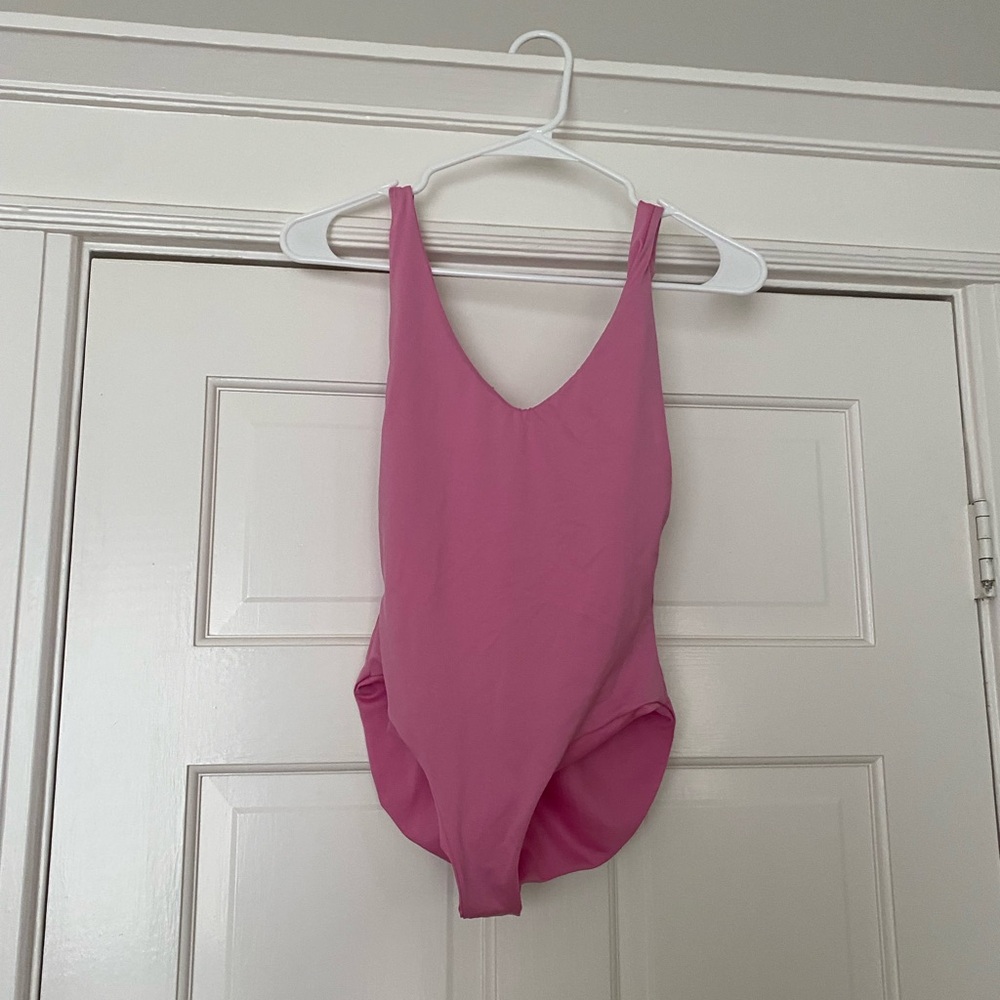 Londre “the minimalist” swimsuit in pink